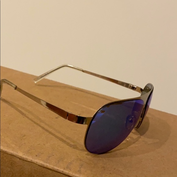 Blue mirrored sunglasses - Picture 2 of 2